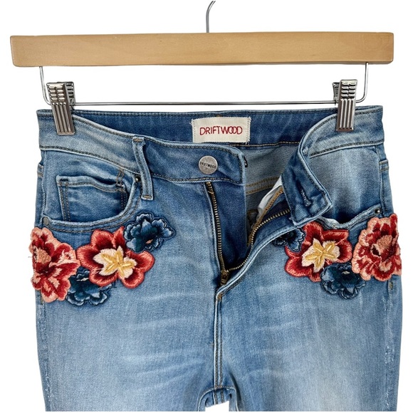 Driftwood Colette High Rise Fray Hem Jean Straight Crop Floral Applique  Size 25 - Picture 10 of 13